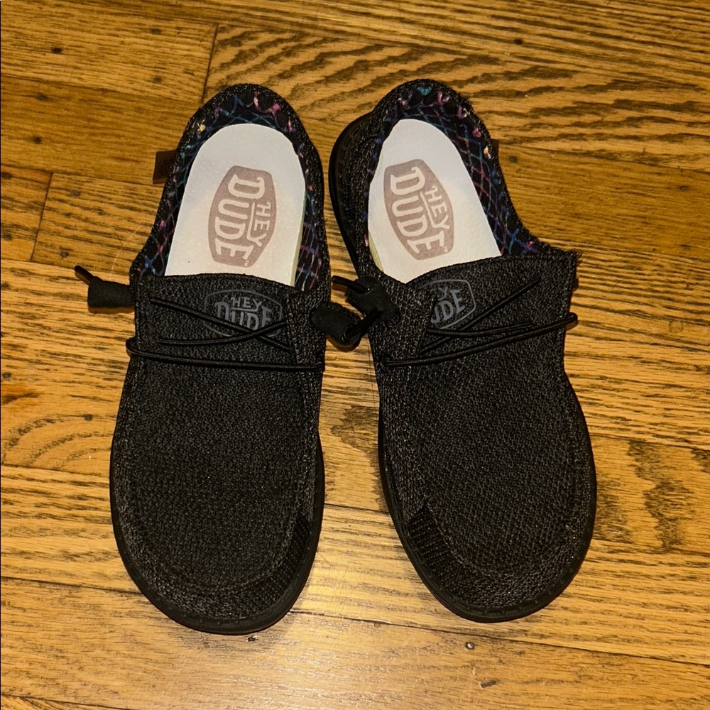 Hey Dude Womans Black Moccasins